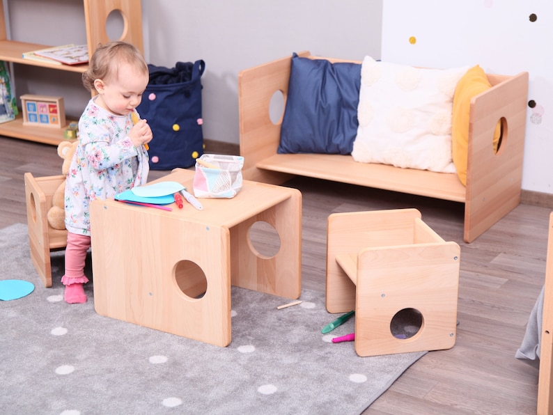 Grand lot de chaises cubiques Montessori 3 pièces BOIS MASSIF image 2