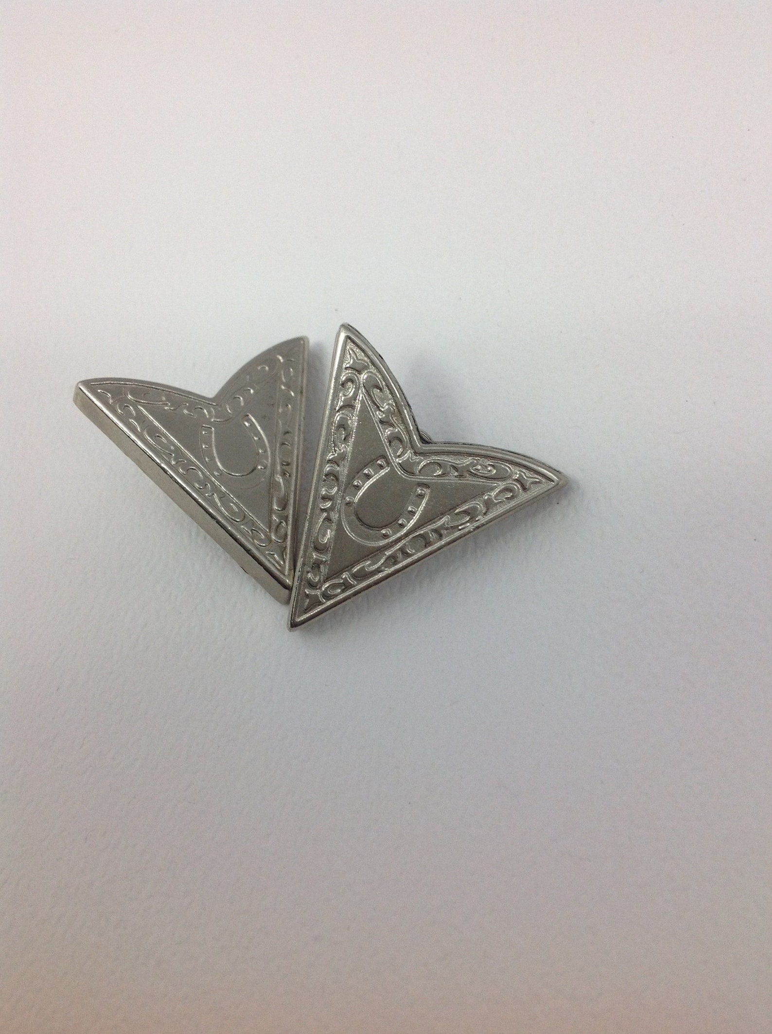 collar points