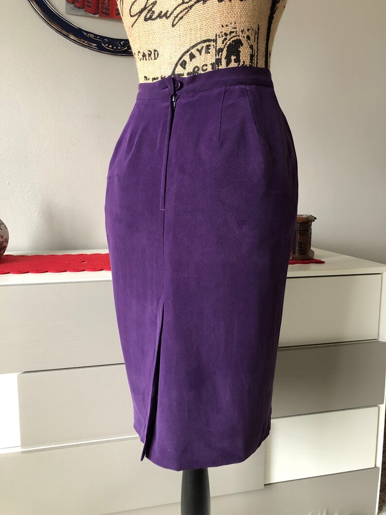 Spring Pencil Skirt Size 2P waist 24 High waisted Silk Purple Skirt