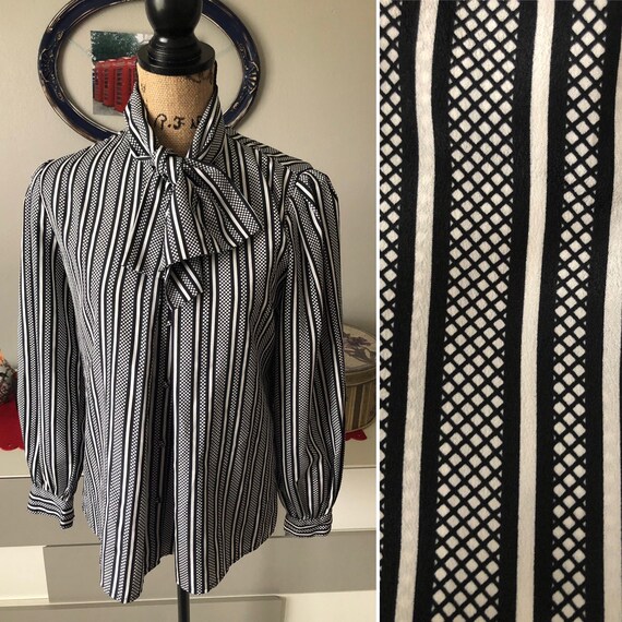 Feminist Shirt with Floppy Bow Size 6 Anne Klein