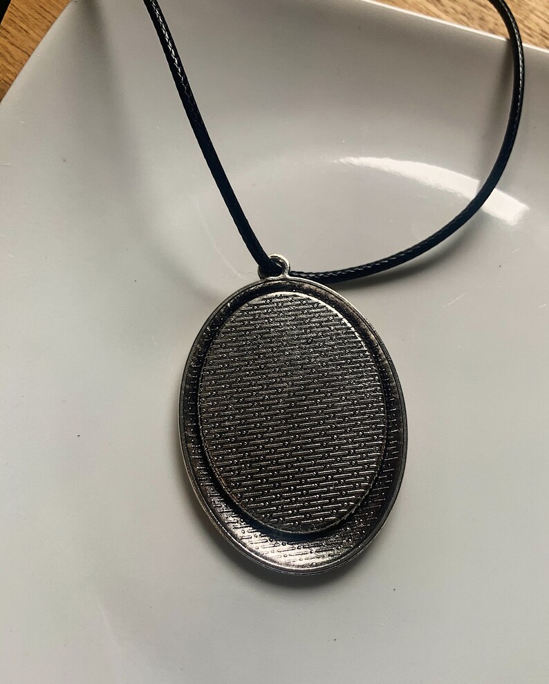 Wirbel blau dunkelblau nass Farbe Halskette große ovale | Etsy