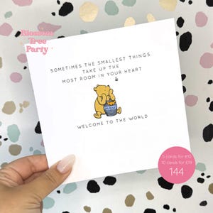 Carte pour nouveau-né Winnie l'ourson | Oeuvre d'art traditionnelle de Winnie l'ourson Bienvenue dans le monde | de voeux | Nouvelle maman (Réf : 110)