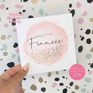 Carte de fiancée de joyeux anniversaire | Carte d'anniversaire de fiancée | Carte pour personne financée | dames de Zazzle.be Liste d'envies Vous avez des idées ? Famille | Bientôt épouse (Ref : 074)