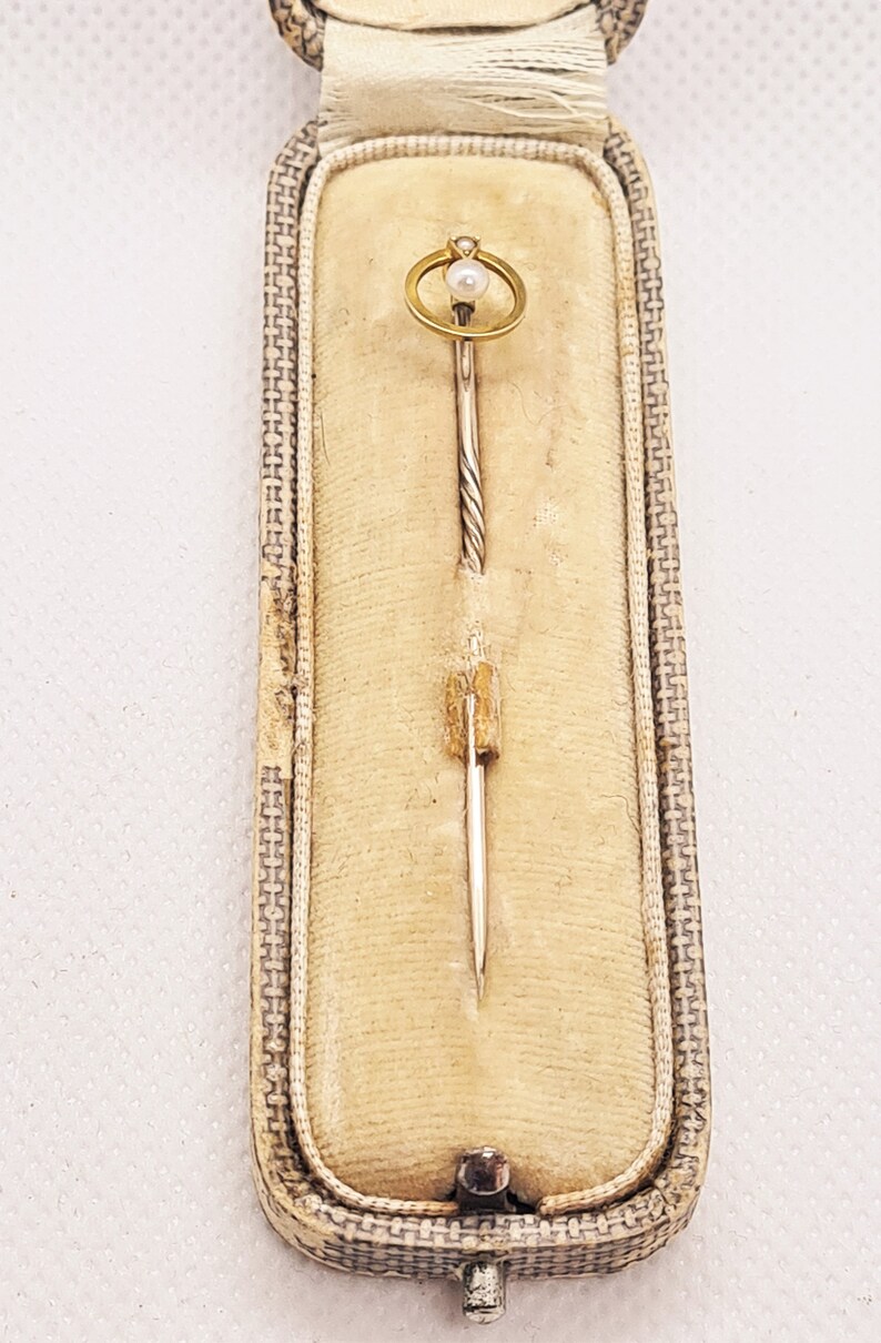 early H Samuel jewellery Edwardian 15 carat gold pearl stick pin in original box stock pin yellow and rose gold tie pin