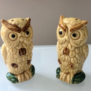 Ceramic Owl Salt And Pepper Shakers, JAPAN Crown-Art Ceramics, NAGOYA, Owl Decor, Kitchen Kitsch, Owl Figurines, Gift for Housewarming