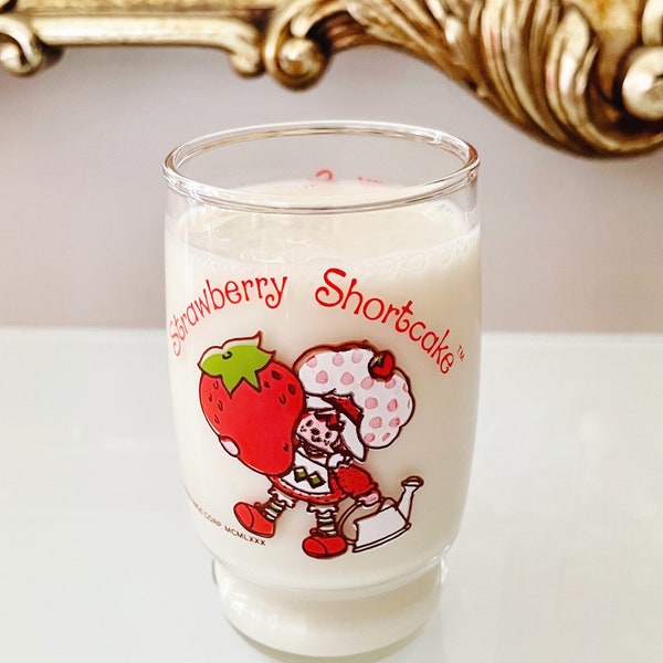 Vintage STRAWBERRY SHORTCAKE Drinking Glass, Child-Size, 80s Juice Glass, Anchor Hocking American Greetings Corp, Gift for Little Girl