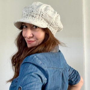 Vintage Knit Wool Newsboy Cap: Cream Winter Hat with Brim