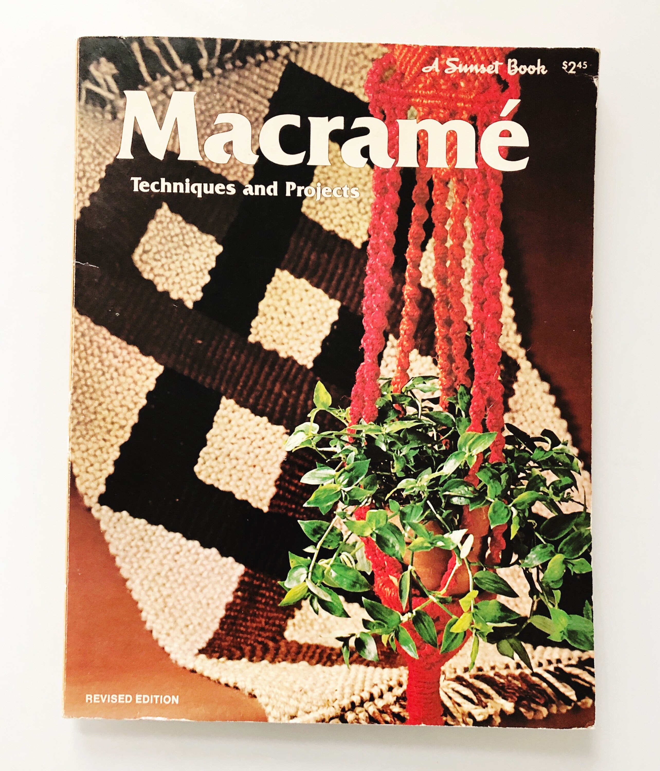 Macrame Pattern Book: Includes Over 70 Knots and Small Repeat Patterns Plus  Projects (Paperback)