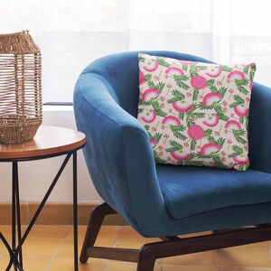 Trendy Throw Pillow Pink Floral Home Decor Accent Pillow, Vintage Pillow for Apartment Gift for Home Decor Bedroom Pink 18X18 Faux Linen