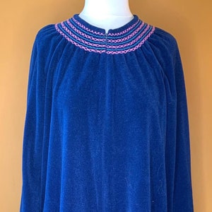Vintage Vanity Fair Robe in Navy Blue /Size Medium/ Zipper Front Velour Robe / Vintage Robe / House Coat / Lounger / Hostess Gown