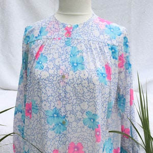 Trillium Robe with Pink and Blue Flowers / Vintage Floral Robe / 1960's Peignoir / Floral Summer Robe / Blue and Pink Dressing Gown image 1