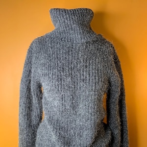 Charcoal Gray Wool Sweater / Grey Vintage sweater Size Medium / EZ Spirit / Soft and Cozy/ Funnelneck / Turtleneck