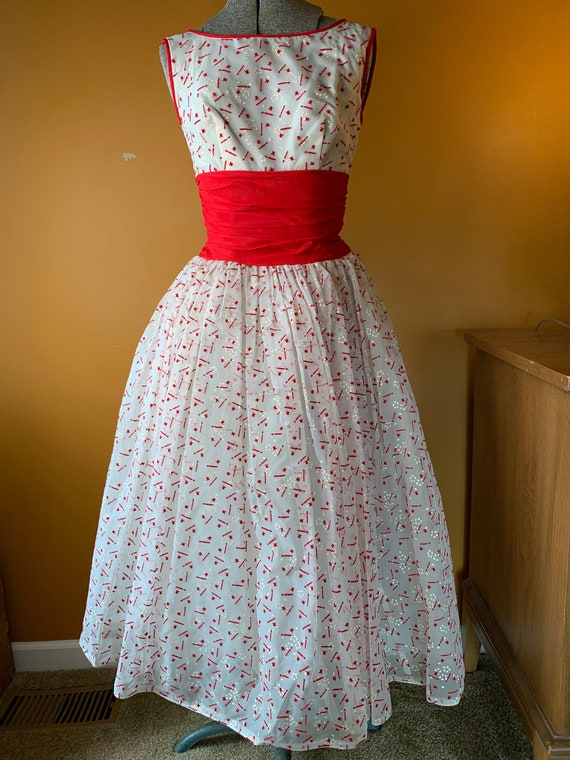 1950's Formal Dress  / Vintage Midi Gown with a B… - image 1