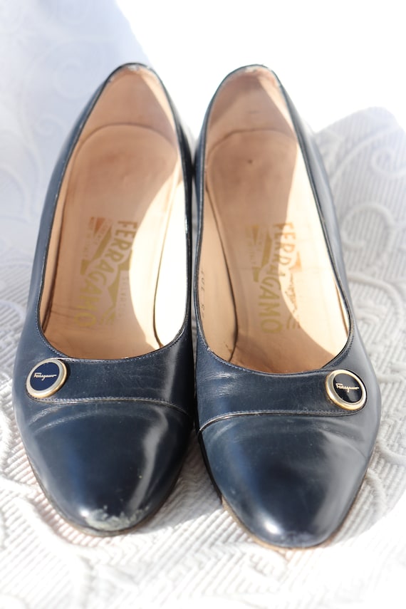 Classic Navy Blue Salvatore Ferragamo Heels Size 7