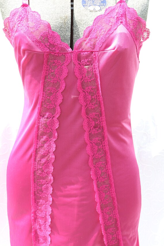 Movie Star Vintage Negligee in Hot Pink / Romanti… - image 1