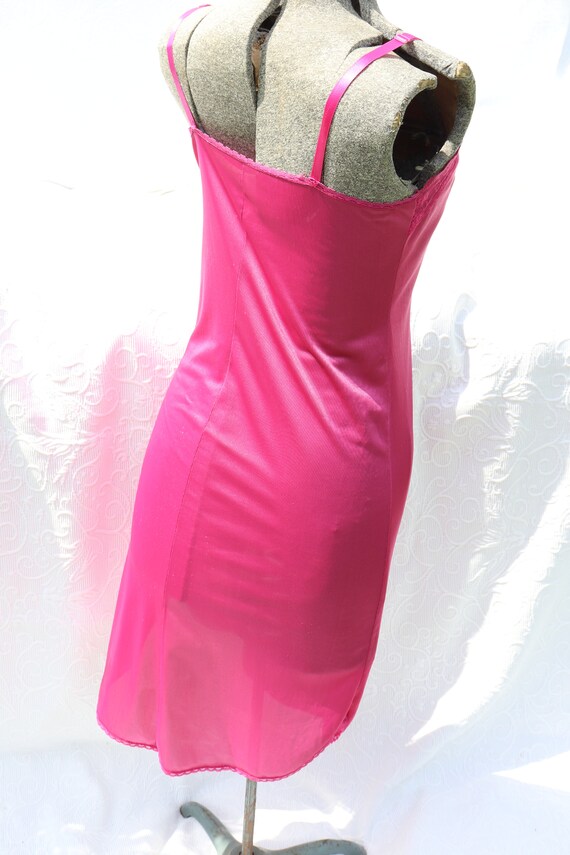 Movie Star Vintage Negligee in Hot Pink / Romanti… - image 5