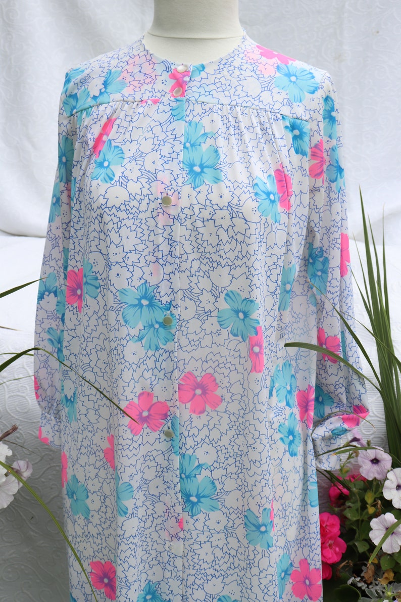 Trillium Robe with Pink and Blue Flowers / Vintage Floral Robe / 1960's Peignoir / Floral Summer Robe / Blue and Pink Dressing Gown image 1