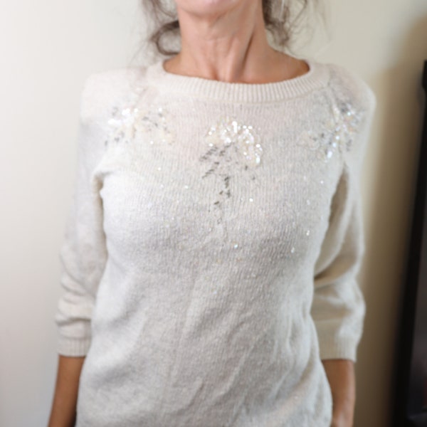 White Sweater / Sparkly Ivory David Benjamin Sweater with  Sequin and Bead Details / 1980's Vintage Sweater / Holiday Sweater / Womens large