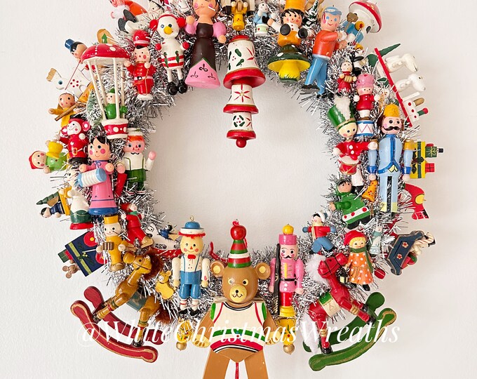 15.5 Vintage Kitsch Ornament Wreath Vintage Wooden Etsy