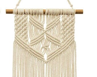 Makrama, nowoczesna dekoracja ścienna w stylu boho, wystrój domu.