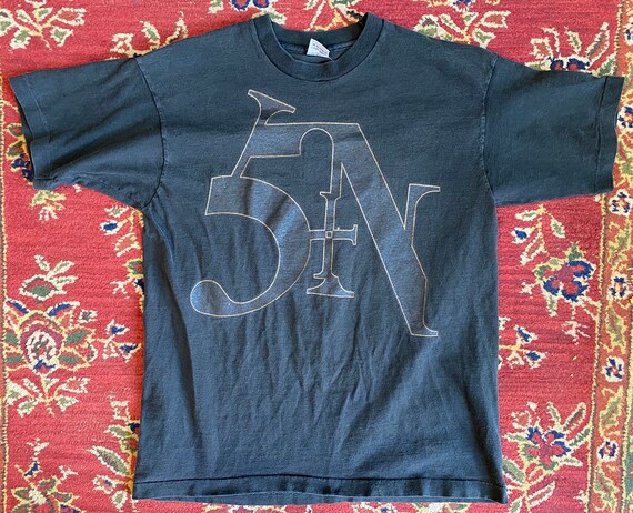 Vintage 90’s Nine Inch Nails 5+N shirt size large