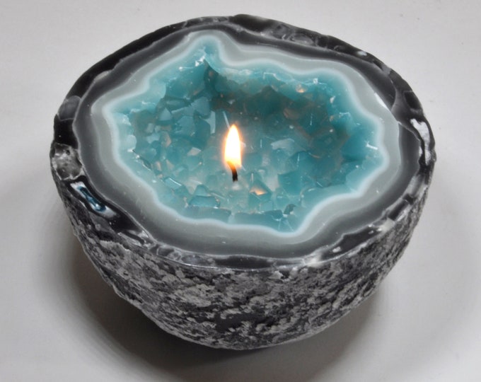 Crystal Geode Aquamarine Candle - Free Shipping!