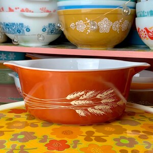 Vintage Pyrex Autumn Harvest 475-B Milk Glass and Red Orange Large Casserole Baking Dish | Retro Kitchen 1970s Fall Autumn Display NO LID