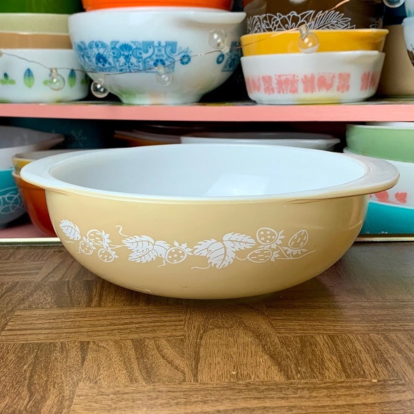 Vintage Beige and White Strawberry Patterned Pyrex 024 Casserole Dish NO LID | 1960s Cute Fruit Themed Kitchen Bakeware Milk Glass