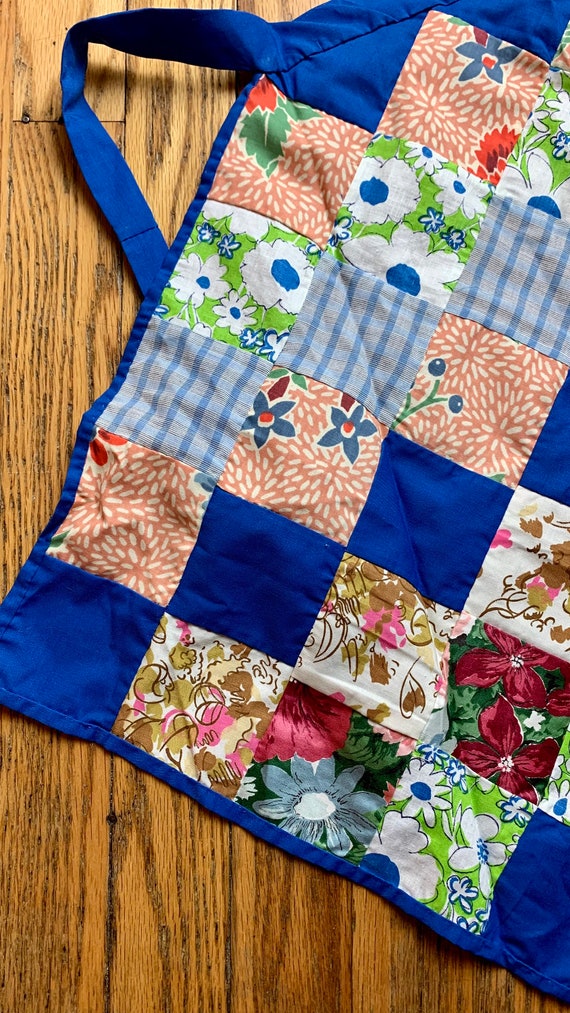 Vintage Hand Made Patchwork Kitchen Apron with Cu… - image 3