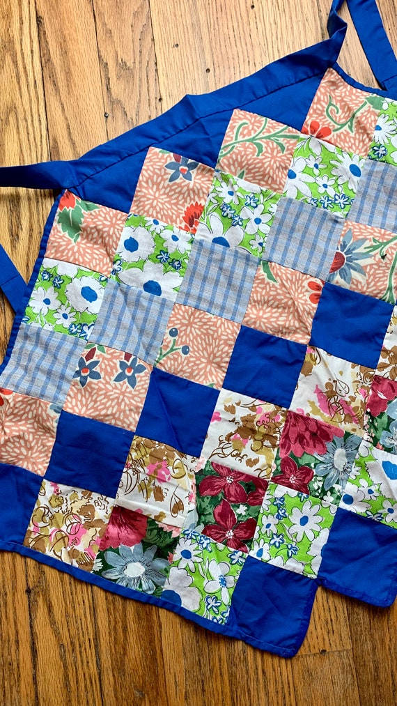 Vintage Hand Made Patchwork Kitchen Apron with Cu… - image 2