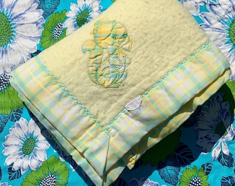 Adorable Vintage Quiltex Baby Blanket Yellow with Plaid Trim and Embroidered Squirrel Applique | ILGWU 1970s 1980s Baby Shower