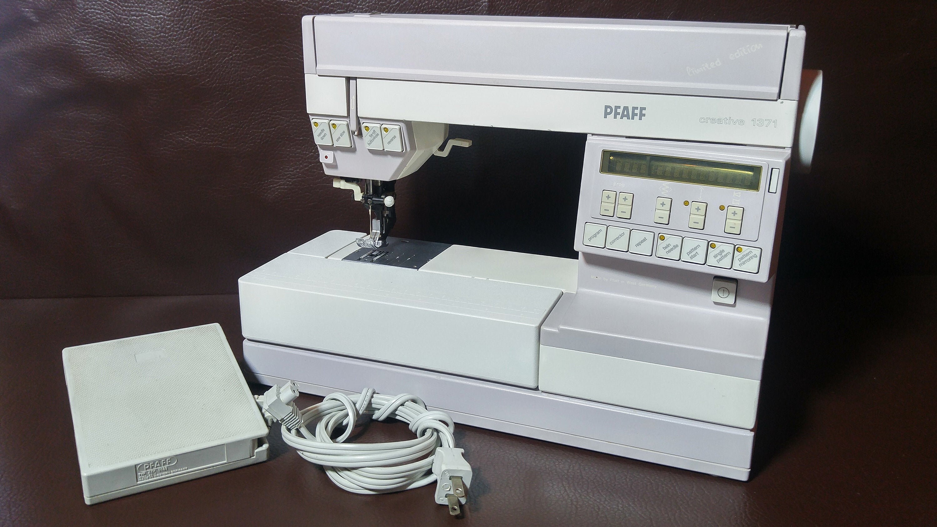 PFAFF Creative 1371 Limited Edition Sew Machine with IDT Made Etsy