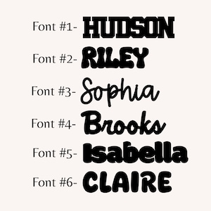Puede incluir: Una lista de seis estilos de fuente negros etiquetados del Font #1 al Font #6. Los nombres mostrados son HUDSON en estilo bloque, RILEY en estilo retro, Sophia en cursiva, Brooks en cursiva, Isabella en estilo redondeado y CLAIRE en negrita.