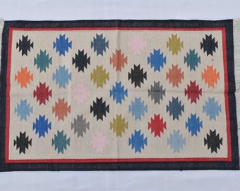 2,5x4 ft. Baumwolle Bunte Hand gewebt Dhurrie Teppich- Teppich Design Kelim Rug