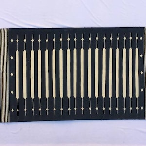 2x6 ft Cotton Black and White Hand Woven Rug- 60 x 180 Cm