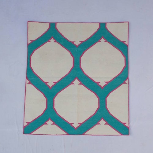 Square 3'X3' Size Cotton Beautiful Ramagreen Colour with white and Pink Hand shops Woven Rug
