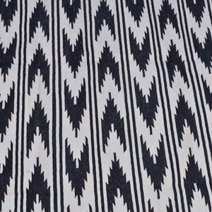 Handgewebter schwarz-weißer Baumwollteppich – Modernes Kelim-Design Bild 9