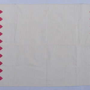 Dunkelrosa und weißer handgemachter moderner Teppich aus Baumwolle - Flachgewebe und handgewebter Kelim Teppich