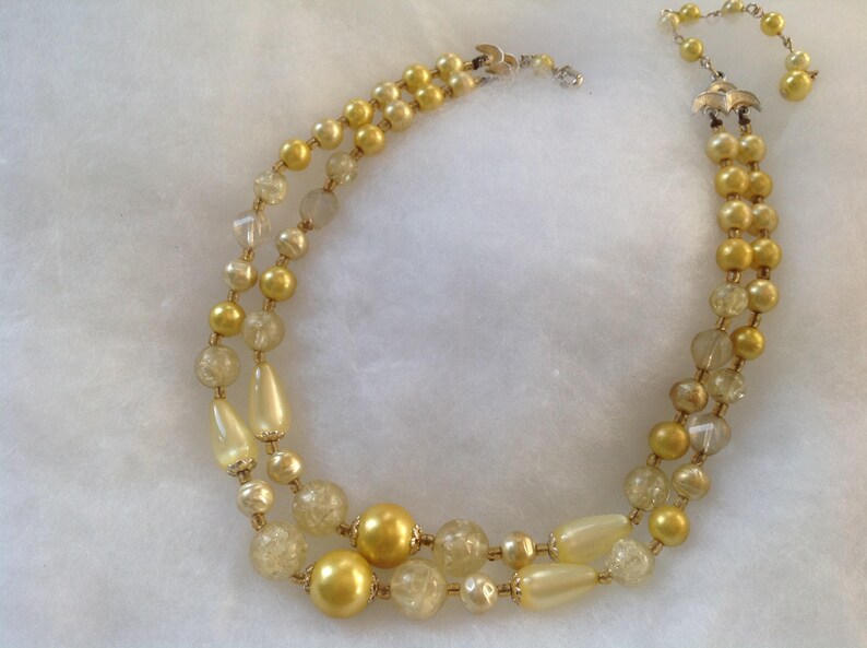 pearlized /&clear plastic bead 2 strand necklace 1950/'s greenish-yellow textured Vintage