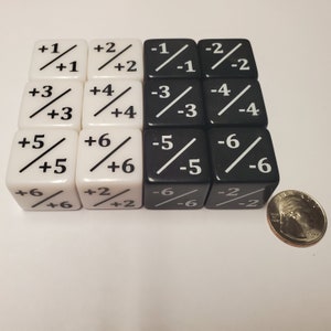 Zestaw 12 elementów o wymiarach 25 mm, dodatnich i ujemnych, kompatybilny z Magic: The Gathering