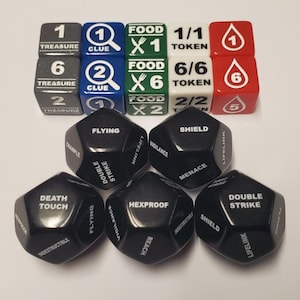 Token & Schlüsselwort Würfel Set kompatibel für Magic: The Gathering (2x Treasure, Clue, Food, Blood und Creature d6s mit 5x Schlüsselwort d12s)