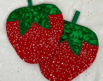 Strawberry Mug Rug: Quilted Drink Coaster, Snack Mat