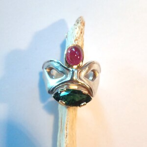 Ring mask tourmaline red cabochon tourmaline green faceted silver and 750 gold