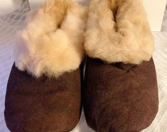 Handmade Peruvian Unisex Classic Baby Alpaca Wool Leather Slippers booties Super Soft Warm Fuzzy Inside and Out &quot;Beige&quot;