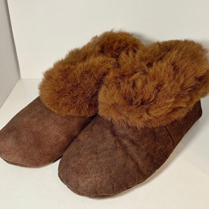 Handmade Peruvian Unisex Classic Baby Alpaca Wool Leather Slippers booties Super Soft Warm Fuzzy Inside and Out "Brown"