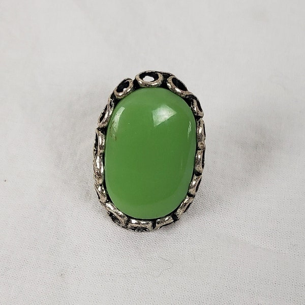 Vintage Jade Scalloped Halo Ring Size 5.5