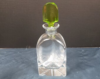 Bohemia Heavy 24% Lead Crystal Glass 18 OZ Decanter Green Stopper 11" Tall