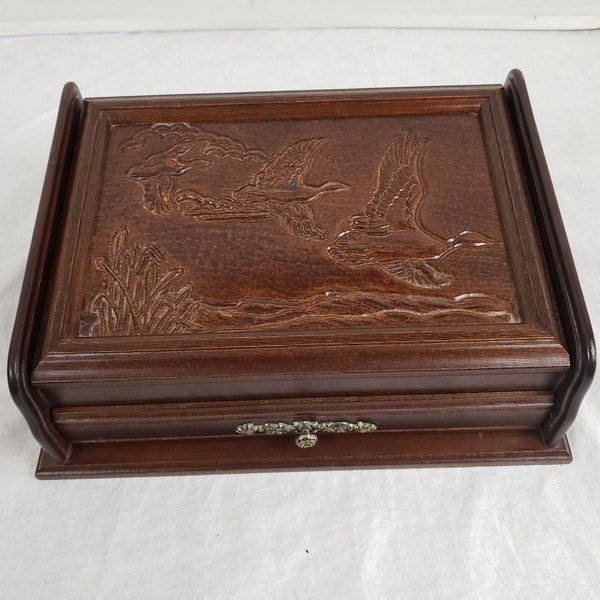 Vintage Carved Wood Top Jewelry Box Ducks Landing 11" x 8" x 4"