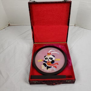 Chinese Vintage Silk Handwork Embroidery Pattern Wood Frame w/Case