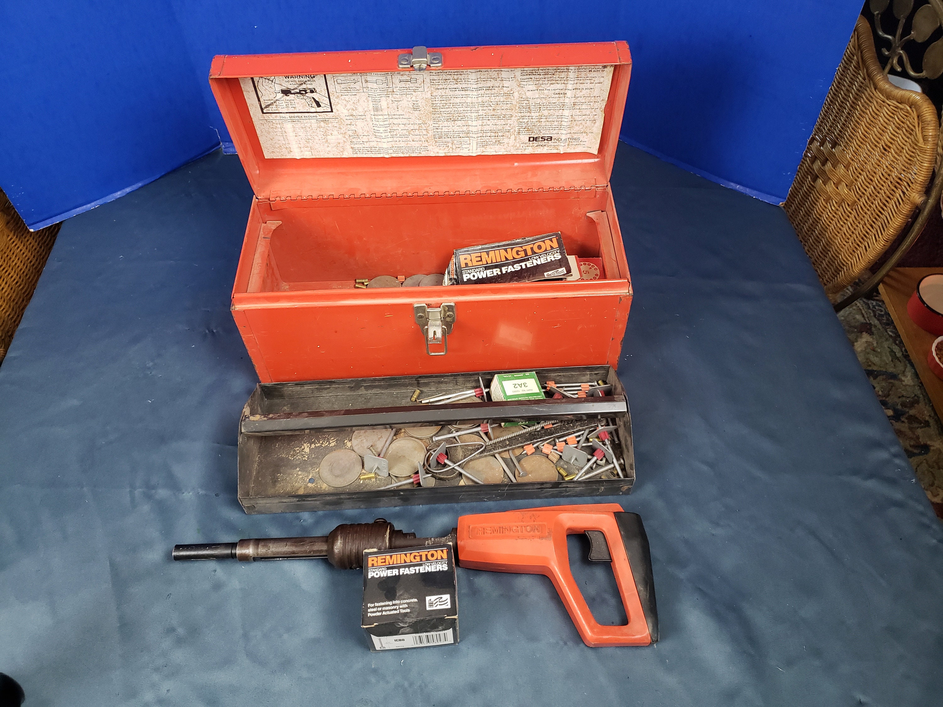 Remington Power Actuated Fastening Tool Model 480 With Box Remington Power Actuated Fastening Tool Model 480 With Box